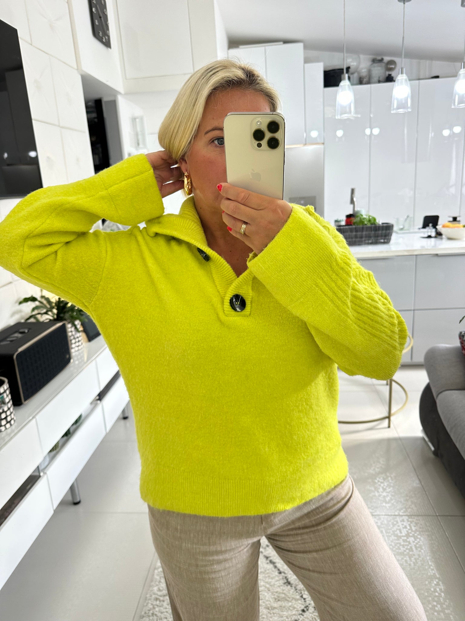 Size S-M Jumper