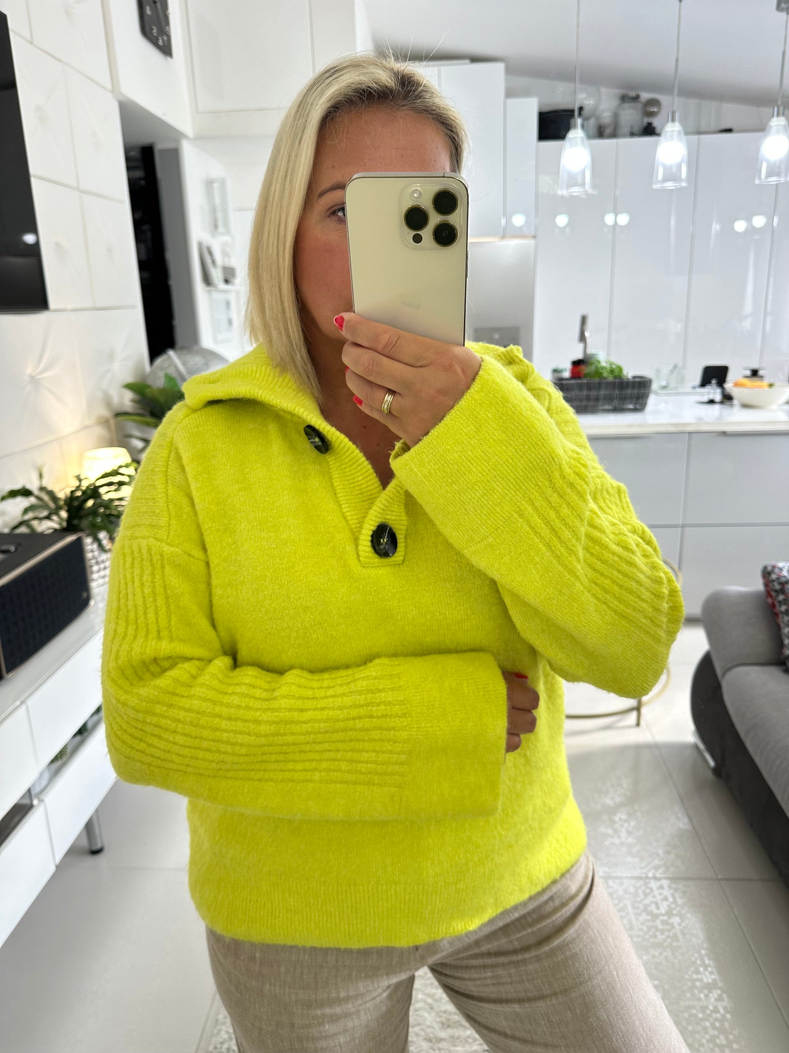 Size S-M Jumper