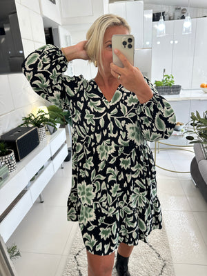 Size 14-16 Dress - 100% Viscose