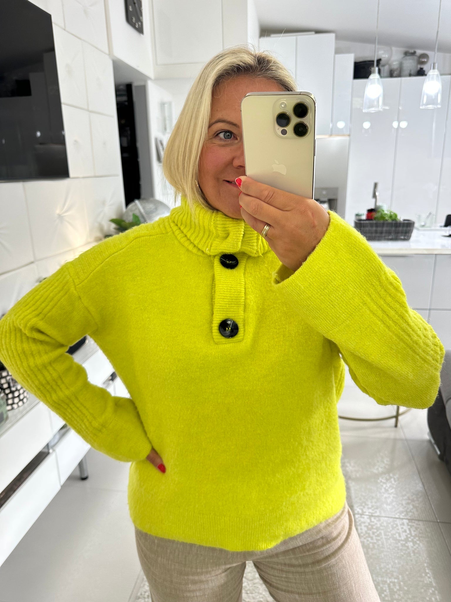 Size S-M Jumper
