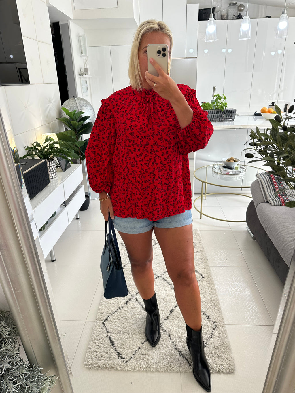 Size 14-16 Top - 100% Viscose